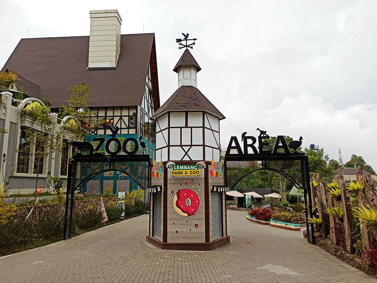 Daya Tarik Wisata Lembang Park Zoo